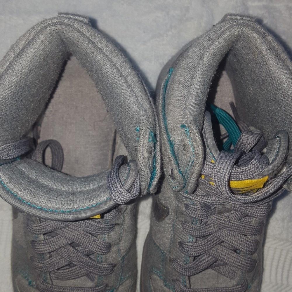 Shoes - Picture 8 of 8